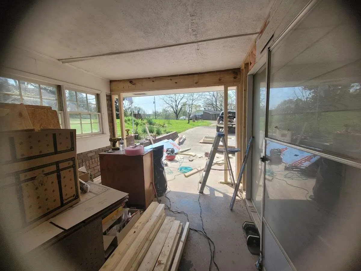 Air movers and dehumidifier for Drying & Dehumidification in Marion